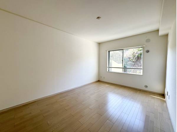 洋室は全３室ございます