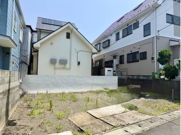 複数台駐車も可能な広々としたカースペース！様々な用途に使えます