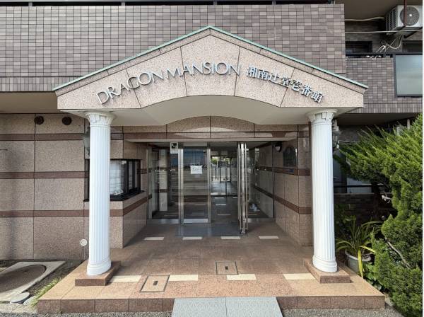 エレベーター、オートロック付きマンションでございます
