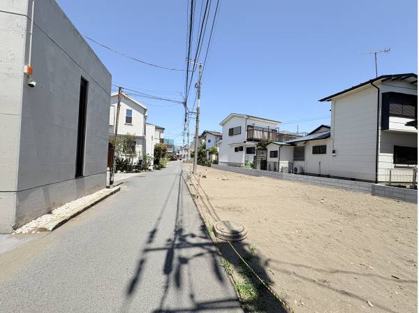 前面道路は4mございます。