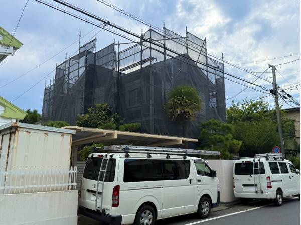 現在リフォーム工事中！東側約8m公道に接する開放的な立地