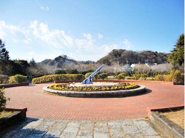第一運動公園まで自転車で6分(約1.7km)