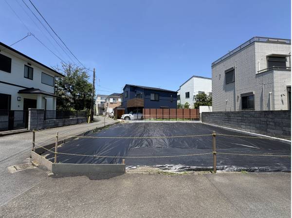 南西角地につき、開放感・陽当りに優れます