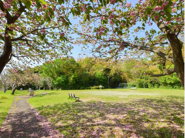 西鎌倉山北公園まで約450m・徒歩6分