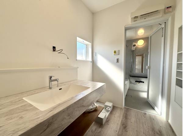 ゆとりの広さを確保したサニタリースペース