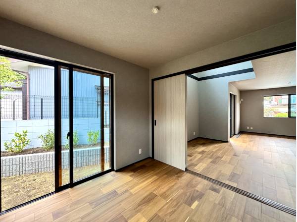 リビング隣に1部屋
使い勝手良し