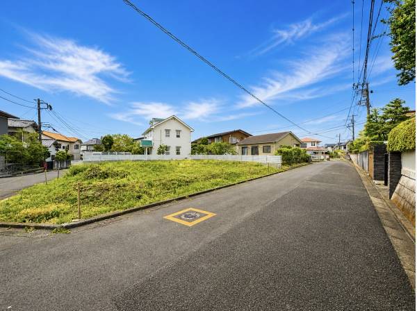 空が広く感じられる街並み。片瀬山らしい穏やかな住環境が広がります。