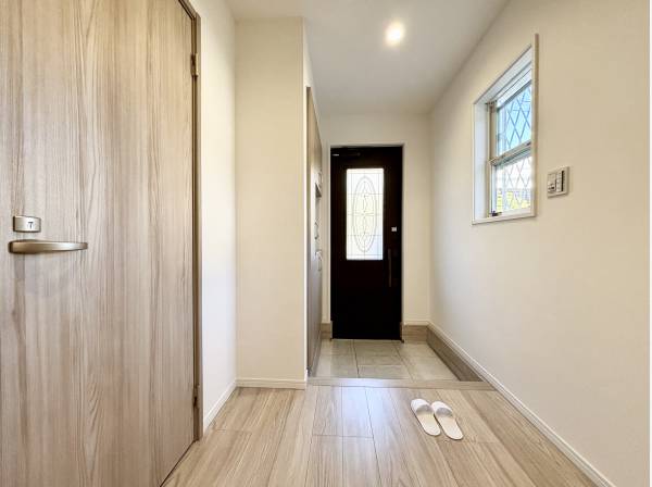 玄関スペースは広々としています