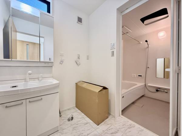 サニタリースペースと浴室