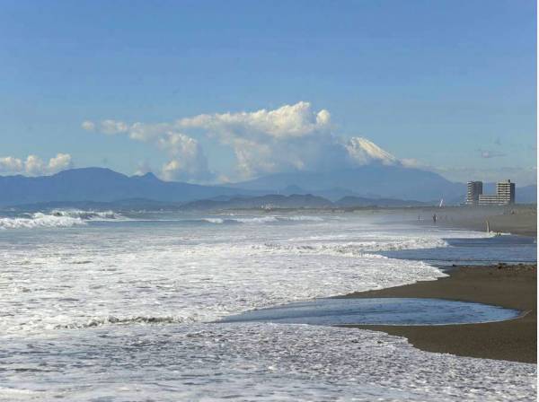 鵠沼海岸まで徒歩13分（約1km）