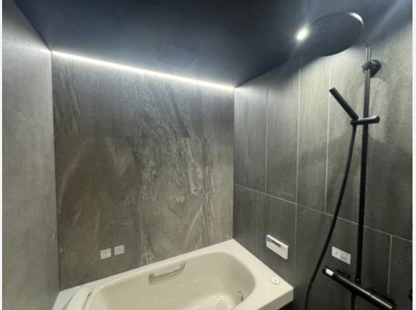 タイル貼りのお風呂は温泉もお楽しみいただけます