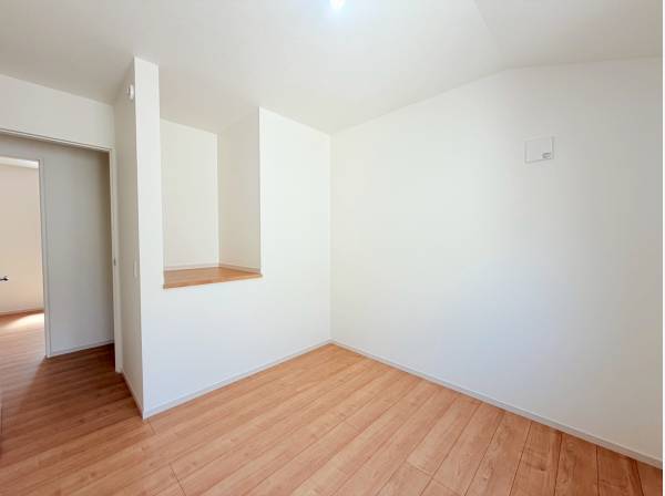 2階は3部屋の居室と納戸の贅沢間取り、収納スペースも充実！