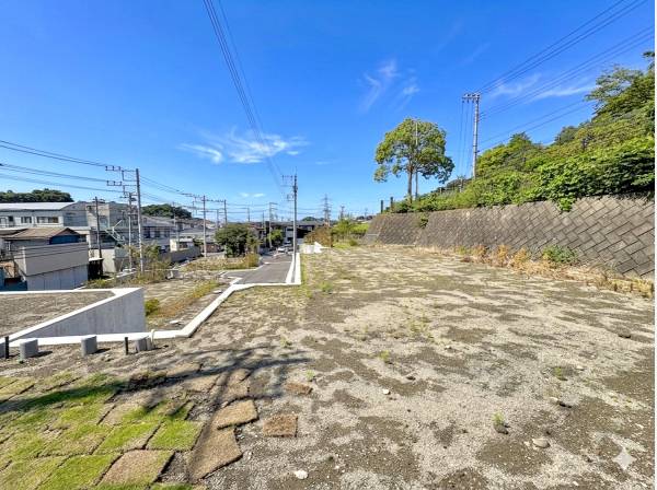古都鎌倉の歴史ある情緒と、緑豊かな自然の平穏が心地よく調和するエリア