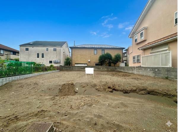 建築条件は無い為、お好きな建築会社にて建築可能