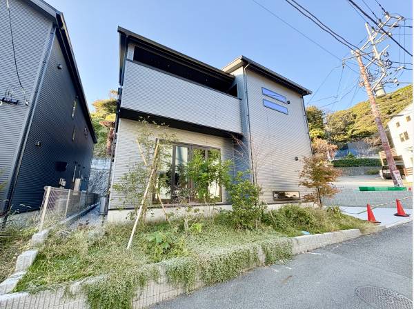 鎌倉の自然に囲まれたデザイナーズハウス