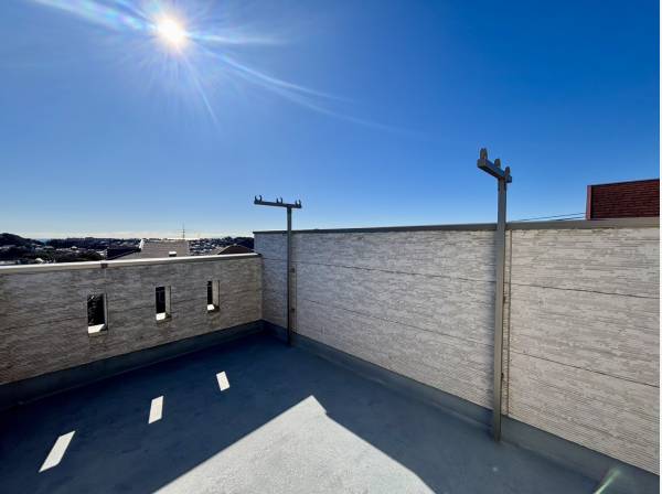 湘南エリアを見下ろせるルーフバルコニー