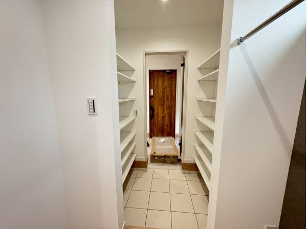 玄関と繋がるSIC