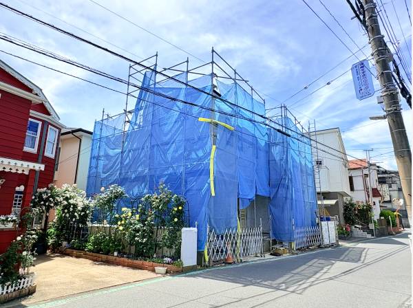 松浪小学校まで約640mと近くお子様の通学も安心な子育て環境です
