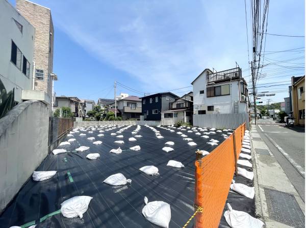 南向きに約5ｍの道路に面しており陽当たり良好です！