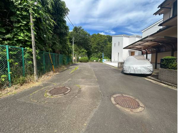 前面道路は約7.6mです