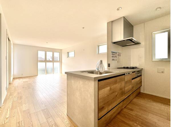 キッチンスペースもゆとりの空間設計