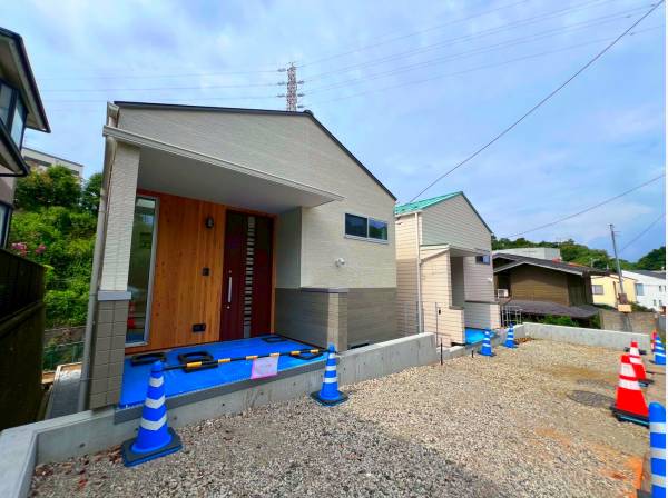 全2棟のうち左側のお家でございます