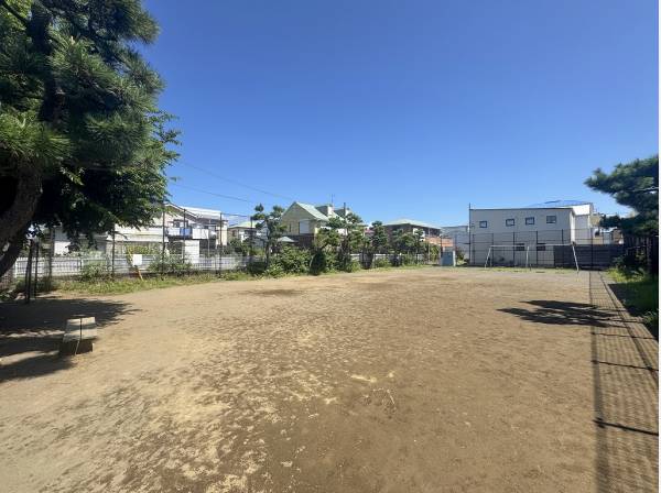 松浪二丁目青少年広場まで徒歩1分（約70m）