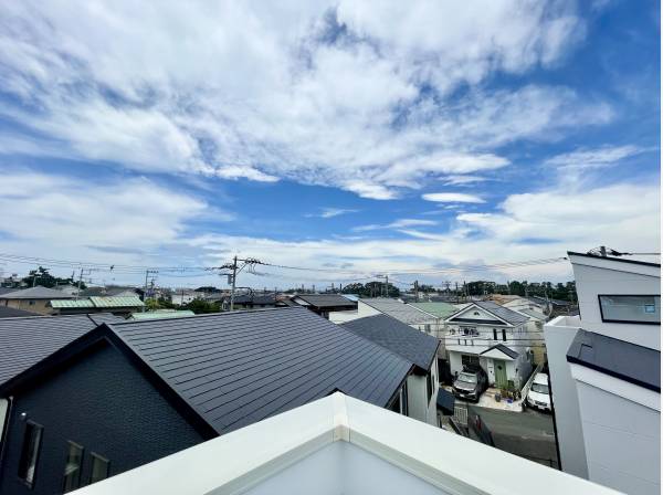 周辺には高い建物がないため風通し良好