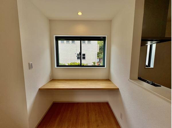 キッチンの横には勉強スペースがありますよ！