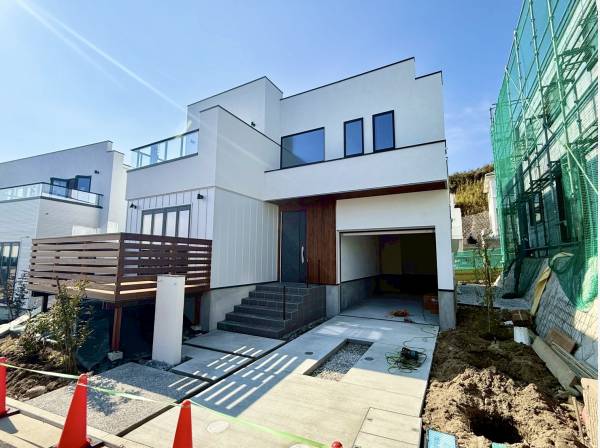 お車2台分駐車可能です！