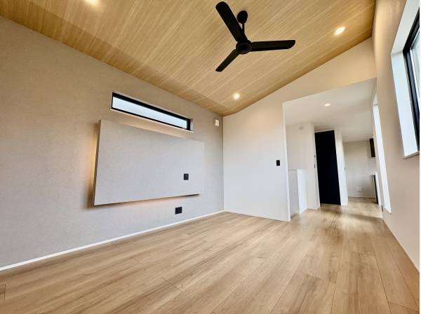 家族でテレビを見るリビングがお洒落でのんびりできますね！