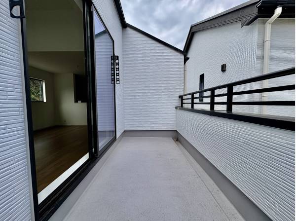 バルコニーでコーヒーでもどうですか？