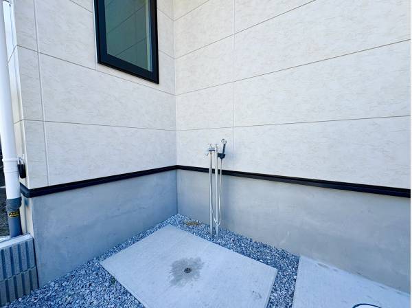 湘南ライフには必需品の外シャワーになります