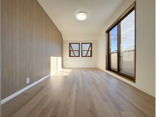 木質感あふれる温かみあるデザインに