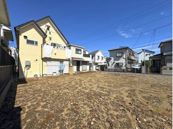 平坦な整形地ですのでプランも入れ易いと思います。
