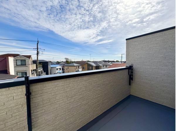 ゆとりあるバルコニー！