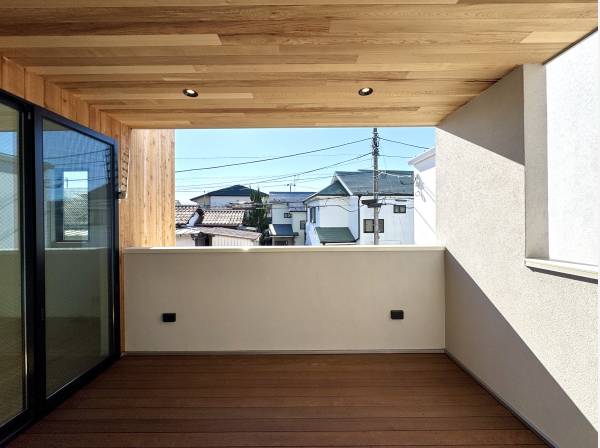 リビングの一部として利用可能なインナーバルコニー
