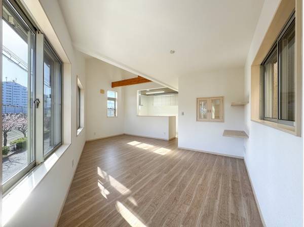 ぽかぽかと心地よい陽光が家族時間を包みます