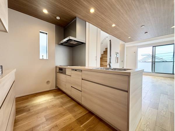 シンプルで勝手の良いキッチンスペース