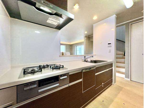 対面式システムキッチン