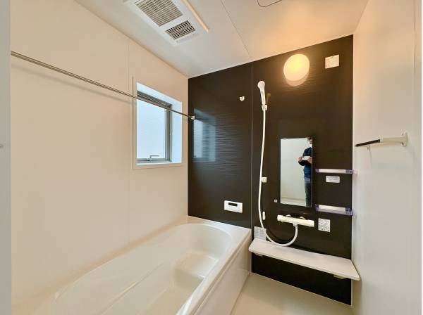 落ち着きのある浴室