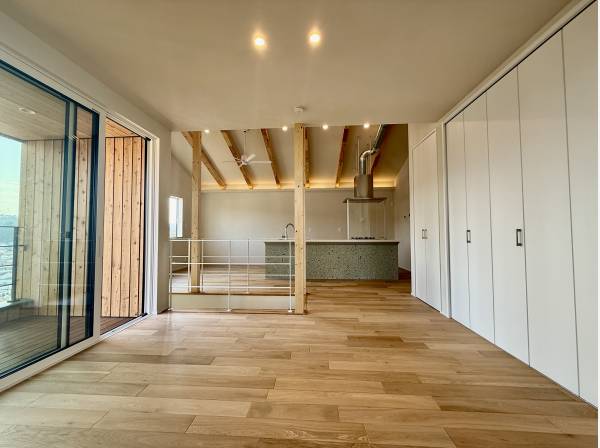 バルコニーへはシームレスに出入りできます