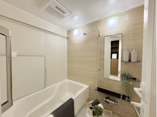 まったりと1日の疲れを癒せるバスルーム