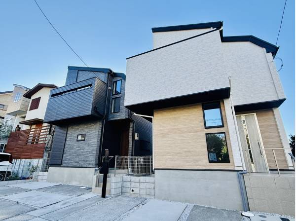 カースペース2台分完備(車種により)