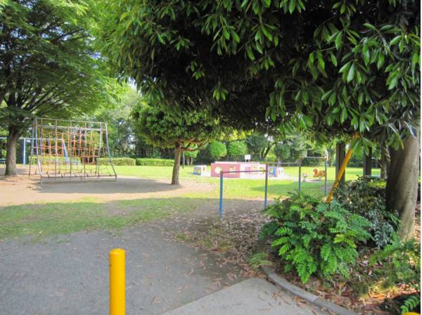 石原谷公園まで徒歩1分(約80ⅿ)
