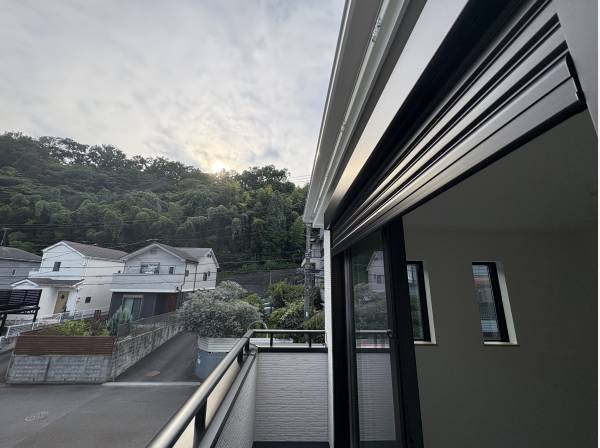 バルコニーは2か所ありますよ！大庭城址公園が見えます！