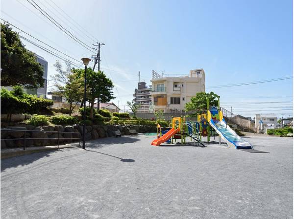 南蛙池公園まで徒歩3分（約210m）