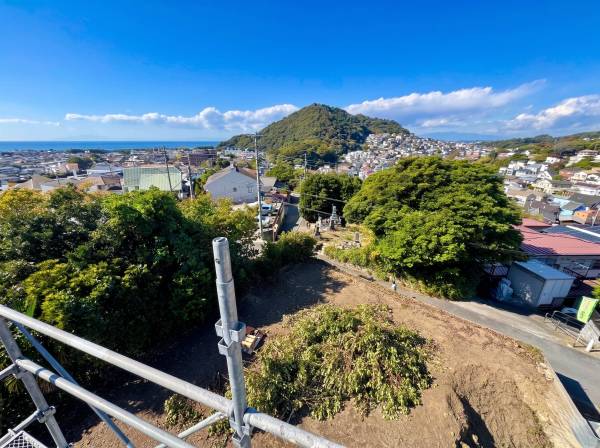 南西側に広がる開放的な景色と相模湾の煌めきを日常のものに
