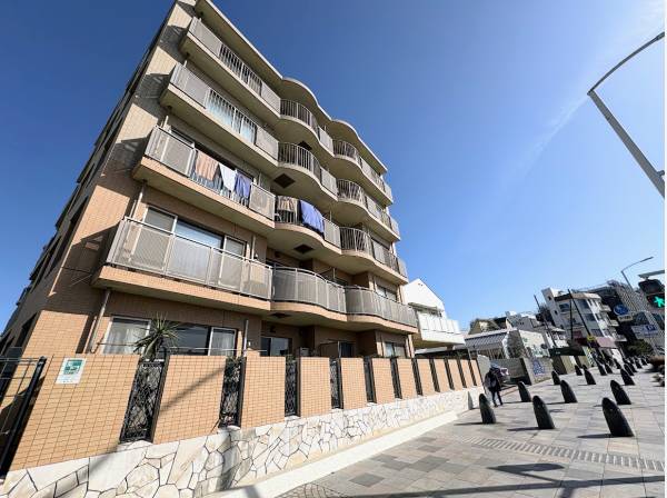 134号線沿いの海を感じるマンション