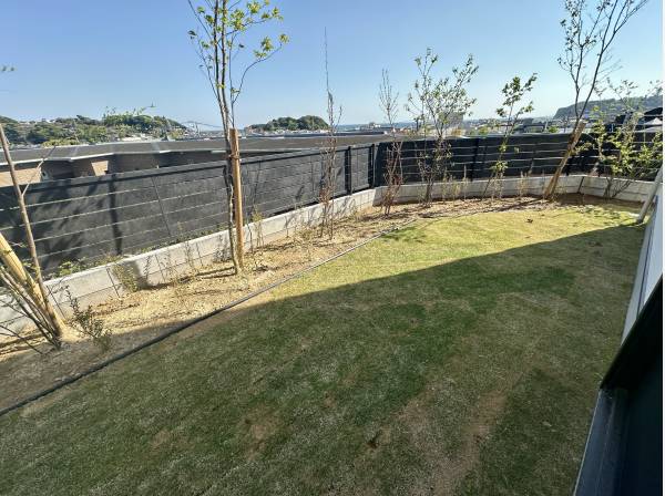 広々とした南向きのお庭